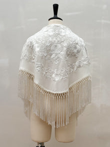 Mantón Sevillano Celeste Blanco